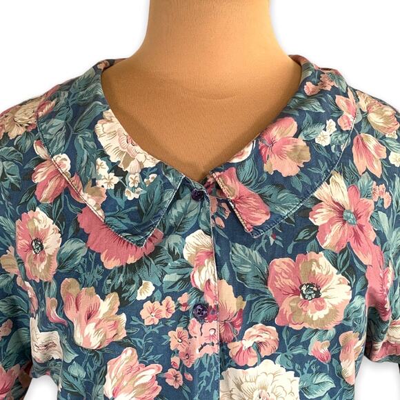 Vintage 90s Dark Floral Button Up Shirt Blue Pink Green Peter Pan Collar Cottage - Picture 1 of 11